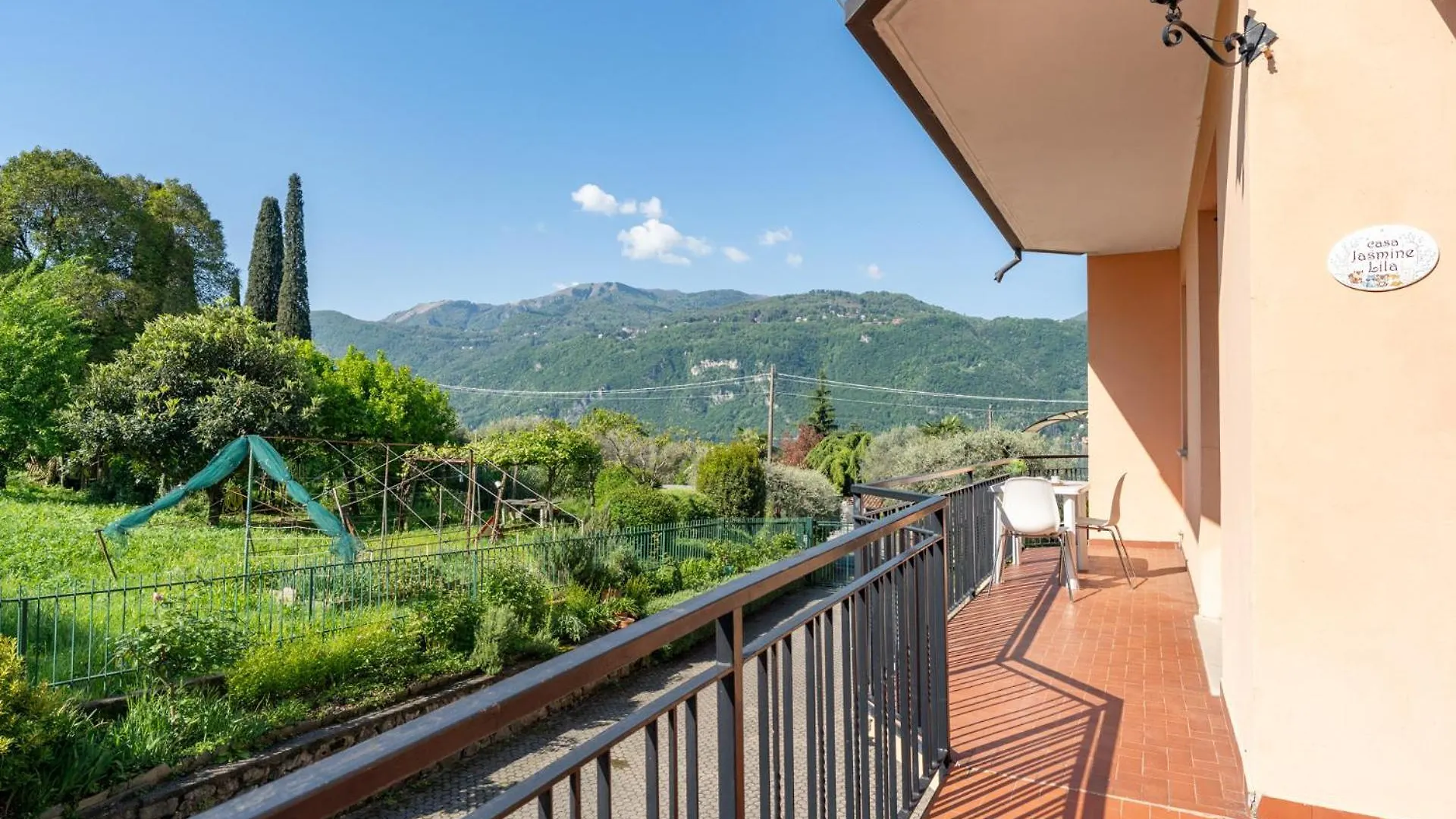 Jasmine Lilla - Apartment In Villa With Terrace Льерна